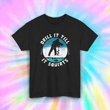 Camiseta Drill It Till It Squirts | Camiseta gráfica engraçada pesca no gelo , usado comprar usado Camiseta Drill It Till It Squirts | Camiseta gráfica engraçada pesca no gelo , usado comprar usado  Enviando para Brazil