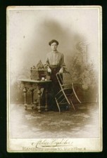 F0042; Pozujaca dama. Stare duze oryginalne zdjecie na kartoniku z okolo 1900 ro na sprzedaż  PL