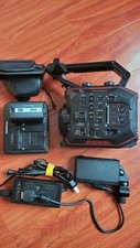 Câmera de cinema portátil Panasonic AU-EVA1 5.7K Super 35 montagem EF 154H comprar usado  Enviando para Brazil