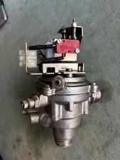 Valvola tre vie usato  Urbisaglia
