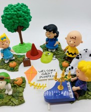 Conjunto de brinquedos personagem de Halloween Peanuts Gang 2002 UFS Charlie Brown Snoopy Lucy PMI comprar usado  Enviando para Brazil