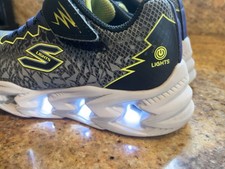 Sapatos masculinos Sketchers. Sapatos Light Up. Sapatos infantis., usado comprar usado  Enviando para Brazil
