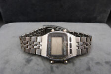 Montre bracelet digital d'occasion  Brioux-sur-Boutonne