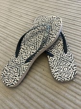 Pair patterned flip for sale Pair patterned flip for sale  WHYTELEAFE