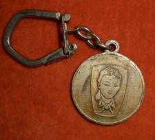 Porte clés métal d'occasion  Bar-le-Duc