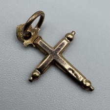 Petite croix ancienne d'occasion Petite croix ancienne d'occasion  Châtres-sur-Cher