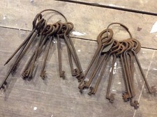 Lot anciennes clefs d'occasion  Pas-en-Artois