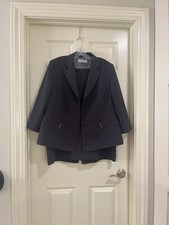Tahari arthur levine for sale  New Albany