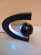 Globe terrestre flottant d'occasion  Carcassonne