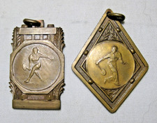 Par de medallas pequeñas tenis bronce hombre y mujer Bélgica años 50 42 mm x 32 mm segunda mano  Embacar hacia Mexico