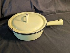 Casserole émaillée jaune d'occasion  Montrabé