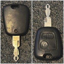 Chaveiro Peugeot 106 107 206 207 2 botões controle remoto número da peça 73373067C usado comprar usado  Enviando para Brazil