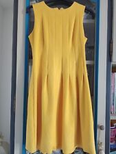 Robe magnifique jaune d'occasion  Olargues
