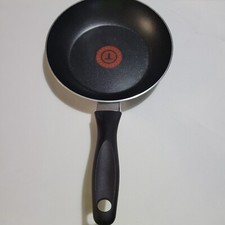Frigideira antiaderente T-fal 8" -Indicador térmico de ponto térmico preto novo sem caixa comprar usado  Enviando para Brazil
