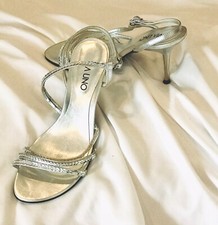 Sandálias feitas no Brasil levemente novas tamanho 7 elegante ideia de presente bem vestida comprar usado  Enviando para Brazil
