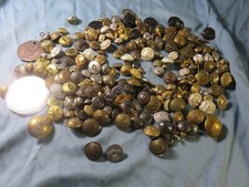 Lot 670 boutons d'occasion  Saverdun