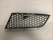 Grille calandre gauche d'occasion  Claye-Souilly