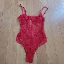 Victoria secret red d'occasion  Expédié en Belgium
