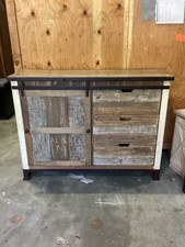 International concepts stand for sale  Bethel