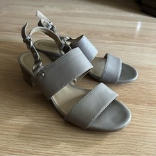 Naturalizer aubree taupe for sale  Houston