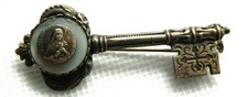 Jolie broche religieuse d'occasion  Céret