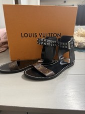 women s 10 sandals for sale  Akron