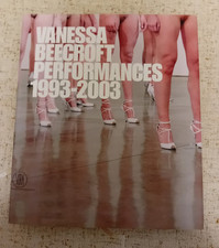 Vanessa beecroft performances usato  Fossano