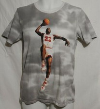 Usado, Camiseta masculina Air Jordan Big MJ Dunk logotipo gráfico tamanho pequeno cinza touros brancos comprar usado  Enviando para Brazil