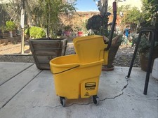 Rubbermaid commercial products for sale  Adelanto