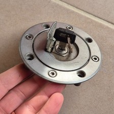 Tappo serbatoio carburante usato Tappo serbatoio carburante usato  Italia