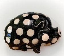 Molde holandês antigo cofrinho sentado pintado à mão bolinhas cerâmica 8”x5”, usado comprar usado Molde holandês antigo cofrinho sentado pintado à mão bolinhas cerâmica 8”x5”, usado comprar usado  Enviando para Brazil