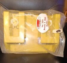 Suporte de parede Rubbermaid vintage para esfregão de vassoura amêndoa #2328 (sem parafusos) comprar usado  Enviando para Brazil