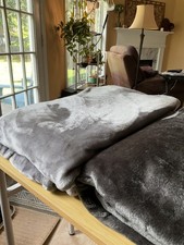 Set berkshire blanket for sale  Dacula