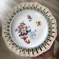 Belle assiette dentelée d'occasion  Ham