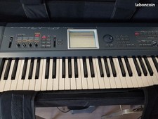 Korg triton extreme d'occasion  Chasseneuil-du-Poitou
