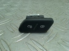 Commutateur polo hatchback d'occasion  Lexy