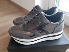 Scarpe sneakers grigie usato  Santeramo in Colle