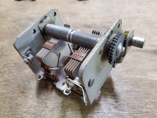 Capacitor de ar variável Dual Gang para receptores de banda de transmissão, acionado por engrenagem comprar usado Capacitor de ar variável Dual Gang para receptores de banda de transmissão, acionado por engrenagem comprar usado  Enviando para Brazil