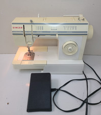 Usado, Máquina de costura elétrica Singer 57817C branca e bege portátil com pedal comprar usado  Enviando para Brazil