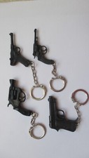 Pistol keychains revolver d'occasion  Expédié en Belgium