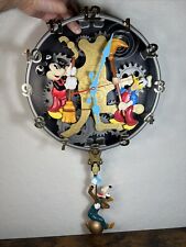 Reloj de Pared Disney Mickey Mouse y Pato Donald Animado Hablando, Péndulo Goofy segunda mano  Embacar hacia Argentina