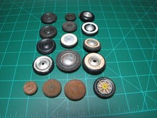 LOTE DE PEÇAS SORTIDAS DE PNEUS E RODAS VINTAGE DE PLÁSTICO E MADEIRA SEM MARCA comprar usado LOTE DE PEÇAS SORTIDAS DE PNEUS E RODAS VINTAGE DE PLÁSTICO E MADEIRA SEM MARCA comprar usado  Enviando para Brazil