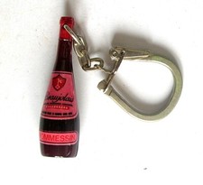 Porte clé beaujolais d'occasion  Paris XV