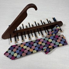 Cabide de madeira vintage feito à mão 32 pinos acabamento em nogueira organizador de armário, usado comprar usado Cabide de madeira vintage feito à mão 32 pinos acabamento em nogueira organizador de armário, usado comprar usado  Enviando para Brazil