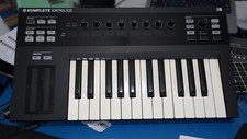 Komplete kontrol s25 for sale  WEYMOUTH