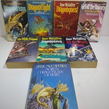 Anne mccaffrey dragons usato  Spedire a Italy