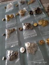 Lot 600 boutons d'occasion  Camon