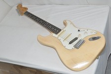 Guitare électrique fender d'occasion  Expédié en France