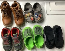 Lote de 5 sapatos para crianças pequenas tamanho 9 comprar usado  Enviando para Brazil