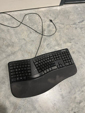 Teclado ergonômico Microsoft LXM-00001 modelo 1878 com fio USB 2.0 preto testado comprar usado Teclado ergonômico Microsoft LXM-00001 modelo 1878 com fio USB 2.0 preto testado comprar usado  Enviando para Brazil